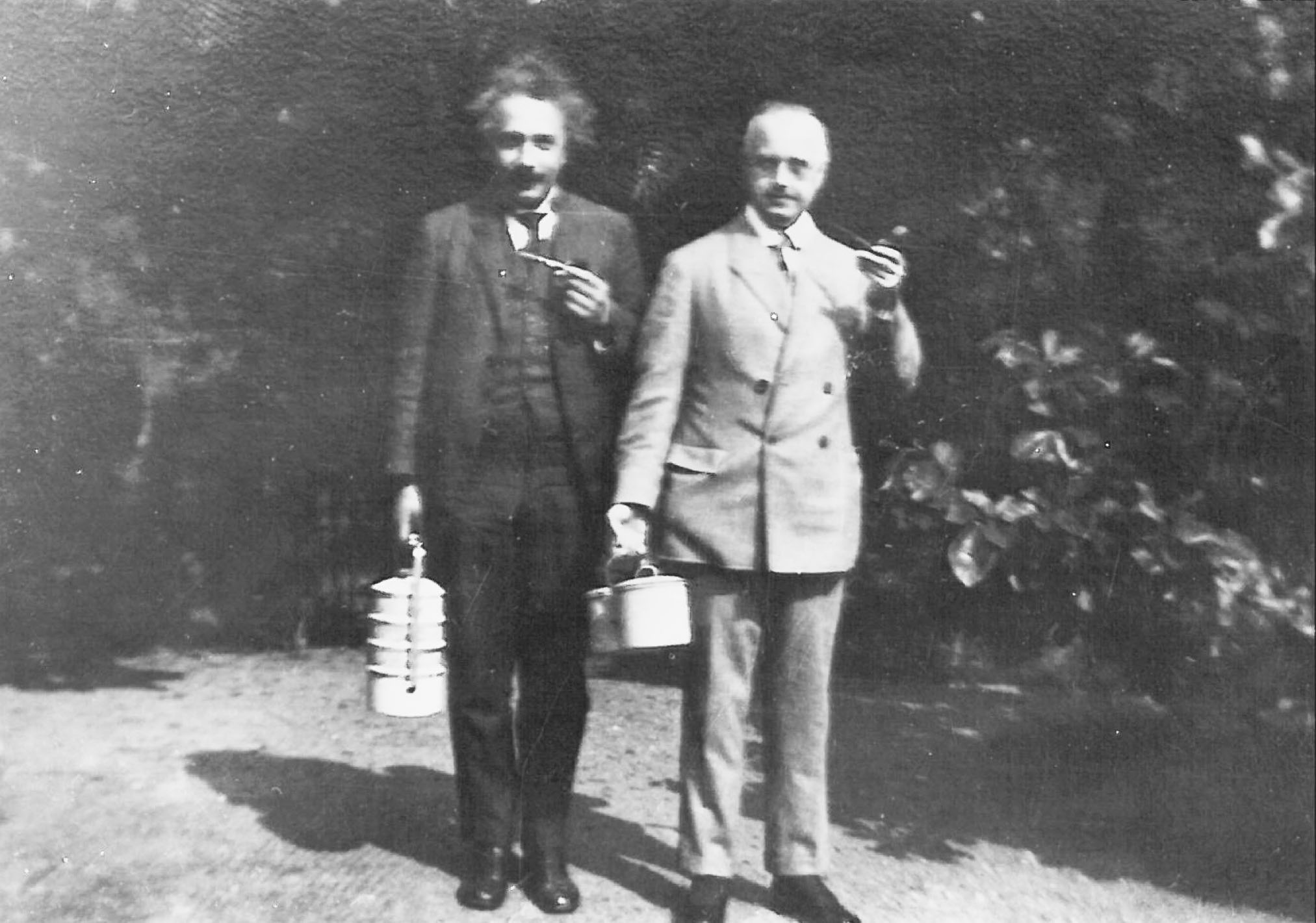 Albert Einstein und Hermann Anschütz-Kaempfe im Schlosspark | MCSL Albert Einstein und Hermann Anschütz-Kaempfe im Schlosspark | MCSL